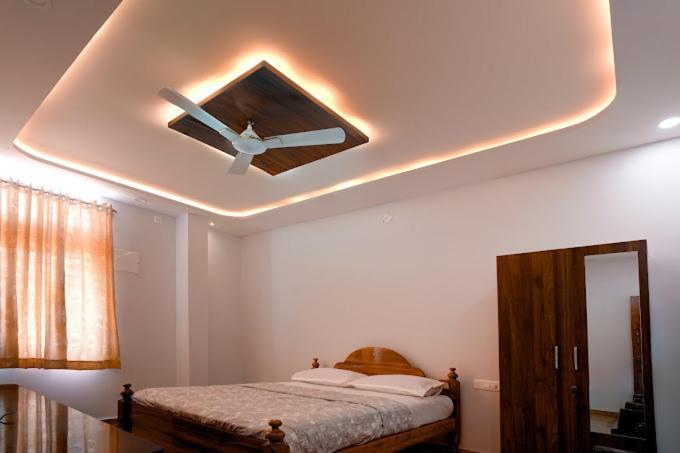 Nagadeep Residency Hotel Мисор Екстериор снимка